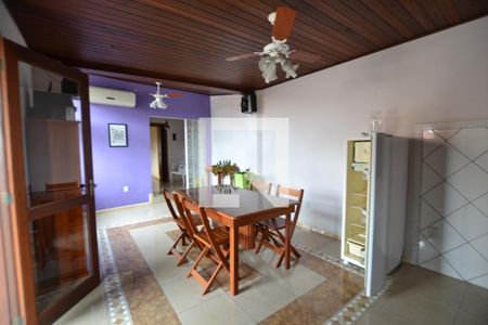 Casa à venda com 120m², 3 quartos e 2 vagasEspaço Gourmet