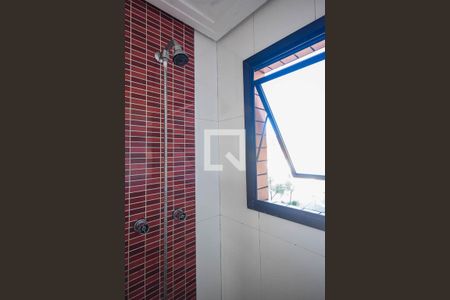 Apartamento à venda com 110m², 3 quartos e 2 vagasChuveiro do banheiro da suíte 