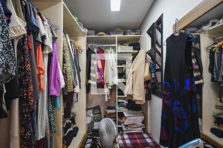 Apartamento à venda com 110m², 3 quartos e 2 vagasArmário da suíte 