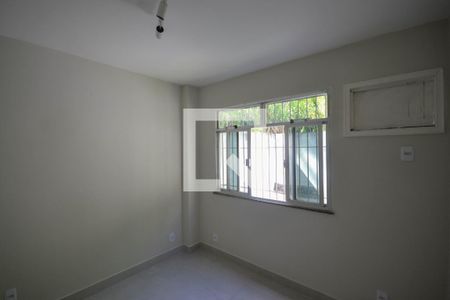 Quarto 1 de apartamento para alugar com 3 quartos, 35m² em Centro, Nova Iguaçu