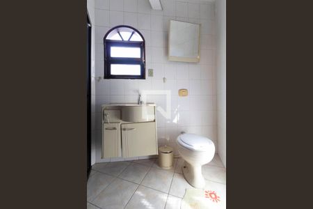 Casa para alugar com 210m², 3 quartos e 6 vagasBanheiro 