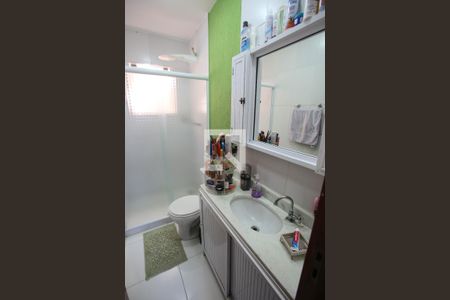 Casa de condomínio à venda com 100m², 3 quartos e 1 vaga Casa de condomínio à venda com 100m², 3 quartos e 1 vagaBanheiro da Suíte