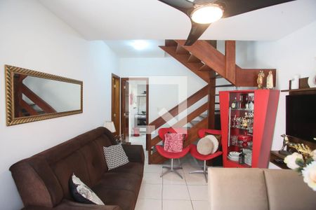 Sala de casa de condomínio à venda com 3 quartos, 100m² em Pechincha, Rio de Janeiro