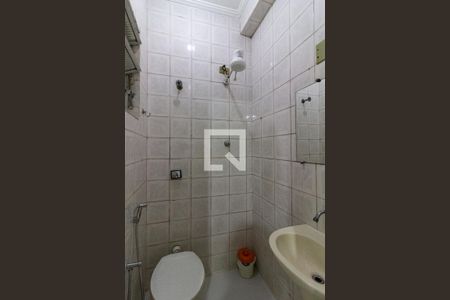 Banheiro da suíte de casa para alugar com 1 quarto, 45m² em Nova Mirim, Praia Grande