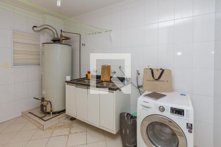 Casa de condomínio para alugar com 370m², 4 quartos e 4 vagasLavanderia