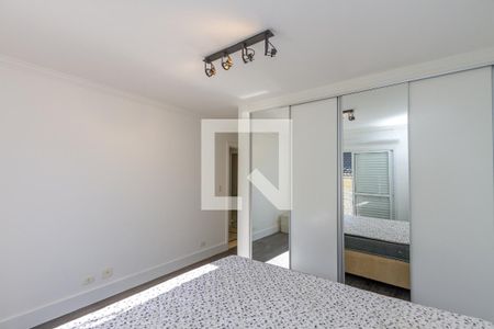 Casa de condomínio para alugar com 370m², 4 quartos e 4 vagasSuíte 3