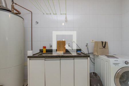 Casa de condomínio para alugar com 370m², 4 quartos e 4 vagasLavanderia