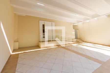 Casa de condomínio para alugar com 370m², 4 quartos e 4 vagasGaragem