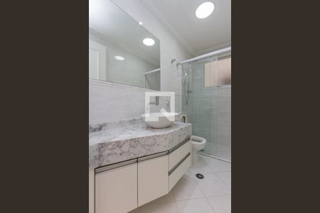 Casa de condomínio para alugar com 370m², 4 quartos e 4 vagasBanheiro da Suíte 3