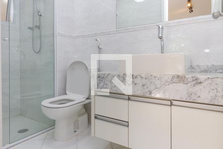 Casa de condomínio para alugar com 370m², 4 quartos e 4 vagasBanheiro da Suíte 2