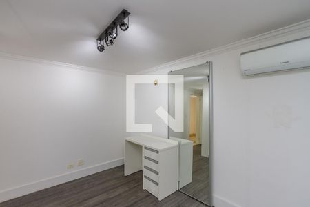 Casa de condomínio para alugar com 370m², 4 quartos e 4 vagasSuíte 4