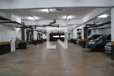 Garagem de apartamento para alugar com 2 quartos, 48m² em Vila Carmosina, São Paulo