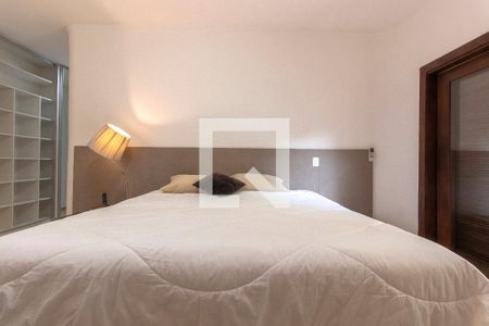 Casa de condomínio para alugar com 600m², 4 quartos e 4 vagas Casa de condomínio para alugar com 600m², 4 quartos e 4 vagasSuíte 1