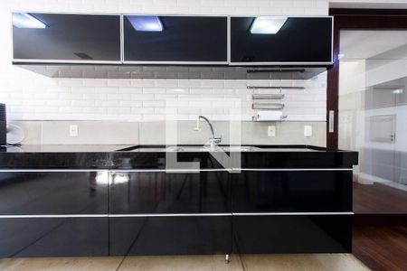 Casa de condomínio para alugar com 600m², 4 quartos e 4 vagas Casa de condomínio para alugar com 600m², 4 quartos e 4 vagasCozinha