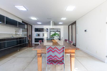 Casa de condomínio para alugar com 600m², 4 quartos e 4 vagas Casa de condomínio para alugar com 600m², 4 quartos e 4 vagasCozinha