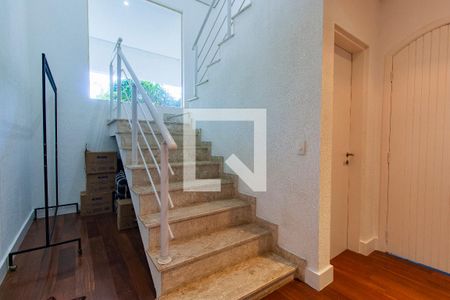 Casa de condomínio para alugar com 600m², 4 quartos e 4 vagas Casa de condomínio para alugar com 600m², 4 quartos e 4 vagasCorredor