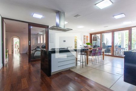 Casa de condomínio para alugar com 600m², 4 quartos e 4 vagas Casa de condomínio para alugar com 600m², 4 quartos e 4 vagasCozinha