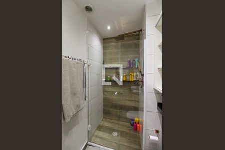 Banheiro de apartamento à venda com 1 quarto, 32m² em Vila Graciosa, São Paulo