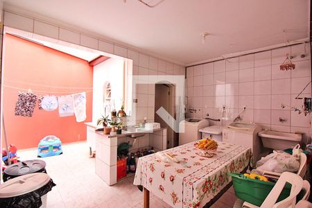 Casa à venda com 216m², 3 quartos e 2 vagasLavanderia