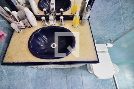 Casa à venda com 216m², 3 quartos e 2 vagasBanheiro do Quarto 1 - Suíte