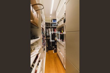 Apartamento à venda com 300m², 3 quartos e 5 vagasCloset da Suíte 1