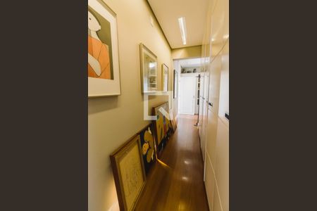 Apartamento à venda com 300m², 3 quartos e 5 vagasCorredor