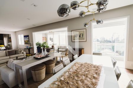 Apartamento à venda com 300m², 3 quartos e 5 vagasSala