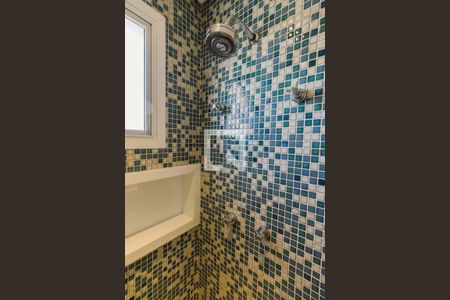 Apartamento à venda com 300m², 3 quartos e 5 vagasBanheiro da Suíte 2 Chuveiro