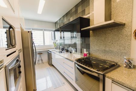 Apartamento à venda com 300m², 3 quartos e 5 vagasCozinha