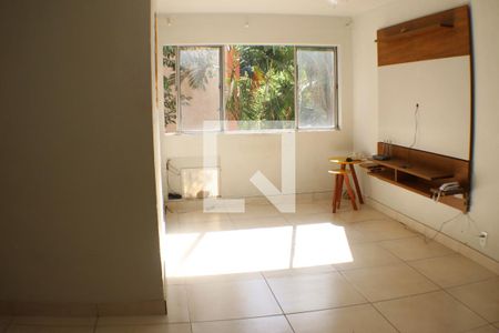 Sala de apartamento para alugar com 2 quartos, 47m² em Taquara, Rio de Janeiro