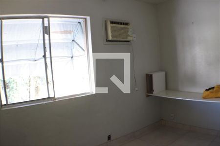 Quarto 1 de apartamento para alugar com 2 quartos, 47m² em Taquara, Rio de Janeiro