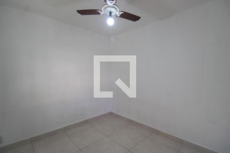 Quarto 1 de apartamento para alugar com 2 quartos, 47m² em Taquara, Rio de Janeiro