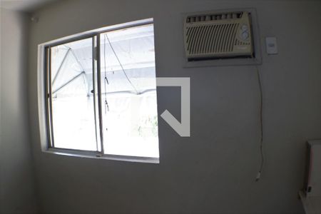 Quarto 1 de apartamento para alugar com 2 quartos, 47m² em Taquara, Rio de Janeiro