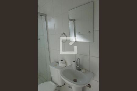 Banheiro de apartamento para alugar com 2 quartos, 52m² em Inhoaíba, Rio de Janeiro