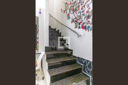 Escada de casa de condomínio à venda com 2 quartos, 110m² em Vila Mazzei, São Paulo