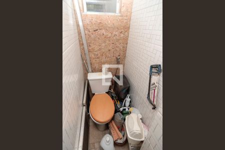 Casa para alugar com 80m², 2 quartos e 1 vaga Casa para alugar com 80m², 2 quartos e 1 vagaBanheiro de Serviço
