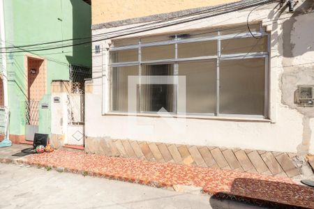 Casa para alugar com 80m², 2 quartos e 1 vaga Casa para alugar com 80m², 2 quartos e 1 vagaFachada