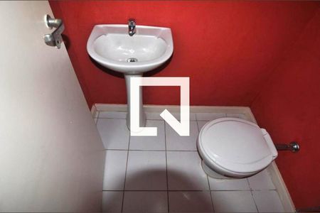 Casa de condomínio para alugar com 107m², 3 quartos e 1 vaga Casa de condomínio para alugar com 107m², 3 quartos e 1 vagaBanheiro da Cozinha
