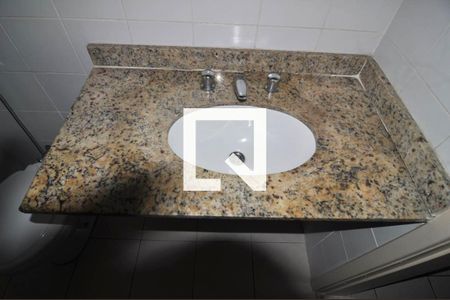 Casa de condomínio para alugar com 107m², 3 quartos e 1 vaga Casa de condomínio para alugar com 107m², 3 quartos e 1 vagaBanheiro Corredor