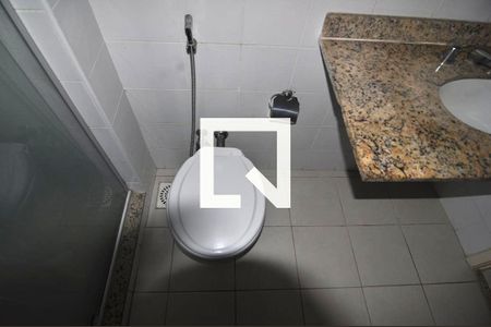 Casa de condomínio para alugar com 107m², 3 quartos e 1 vaga Casa de condomínio para alugar com 107m², 3 quartos e 1 vagaBanheiro Corredor