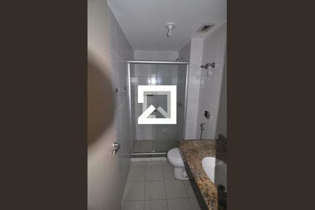 Casa de condomínio para alugar com 107m², 3 quartos e 1 vaga Casa de condomínio para alugar com 107m², 3 quartos e 1 vagaBanheiro Corredor