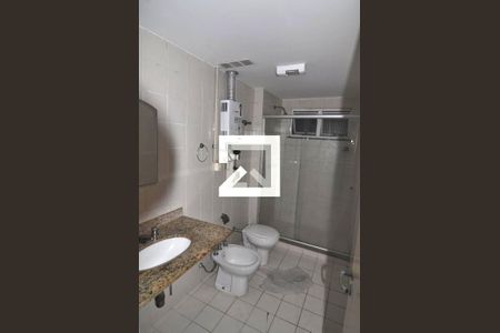 Banheiro Suite de casa de condomínio para alugar com 3 quartos, 107m² em Anil, Rio de Janeiro