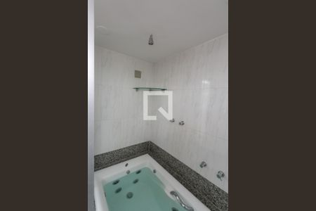 Apartamento para alugar com 190m², 4 quartos e 3 vagas Apartamento para alugar com 190m², 4 quartos e 3 vagasBanheiro 2