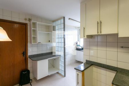 Apartamento para alugar com 190m², 4 quartos e 3 vagas Apartamento para alugar com 190m², 4 quartos e 3 vagasCozinha