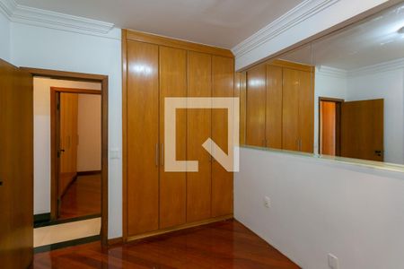 Apartamento para alugar com 190m², 4 quartos e 3 vagas Apartamento para alugar com 190m², 4 quartos e 3 vagasQuarto 2