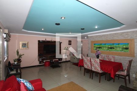 Sala de casa à venda com 3 quartos, 277m² em Olaria, Rio de Janeiro