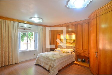 Casa à venda com 340m², 5 quartos e 2 vagasSuíte