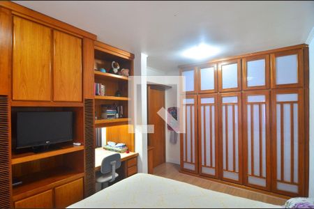 Casa à venda com 340m², 5 quartos e 2 vagasQuarto 2