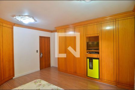 Casa à venda com 340m², 5 quartos e 2 vagasSuíte