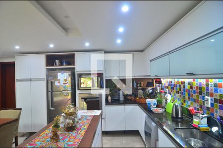 Casa à venda com 340m², 5 quartos e 2 vagasCozinha